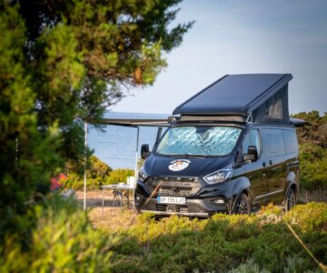 location van noir corse